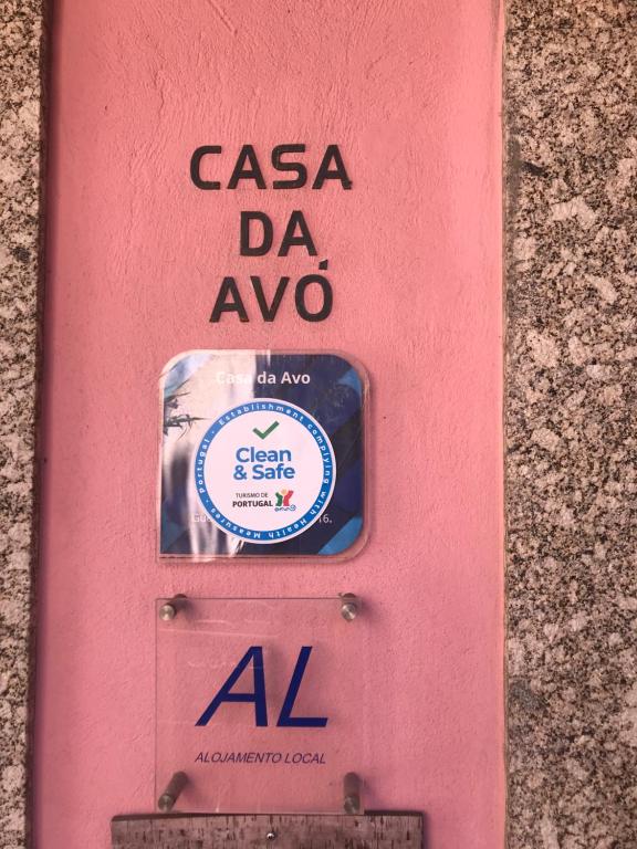 Un certificat, premiu, logo sau alt document afișat la Casa da Avo