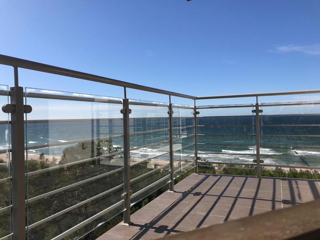 balcone con vista sull'oceano di Apartament Słoneczny przy plaży a Dziwnówek