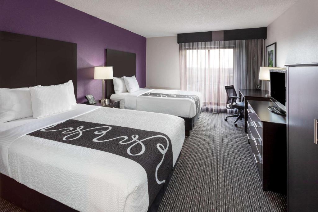 Cama ou camas em um quarto em La Quinta by Wyndham Minneapolis Bloomington W - FREE AIRPORT SHUTTLE