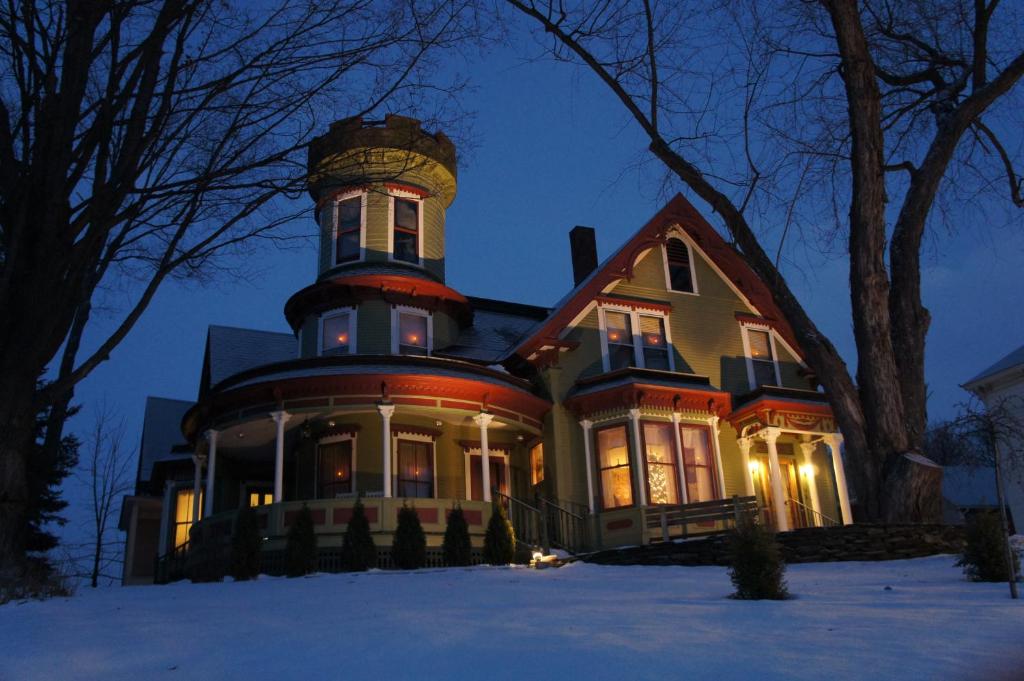 Maplecroft Bed & Breakfast kapag winter