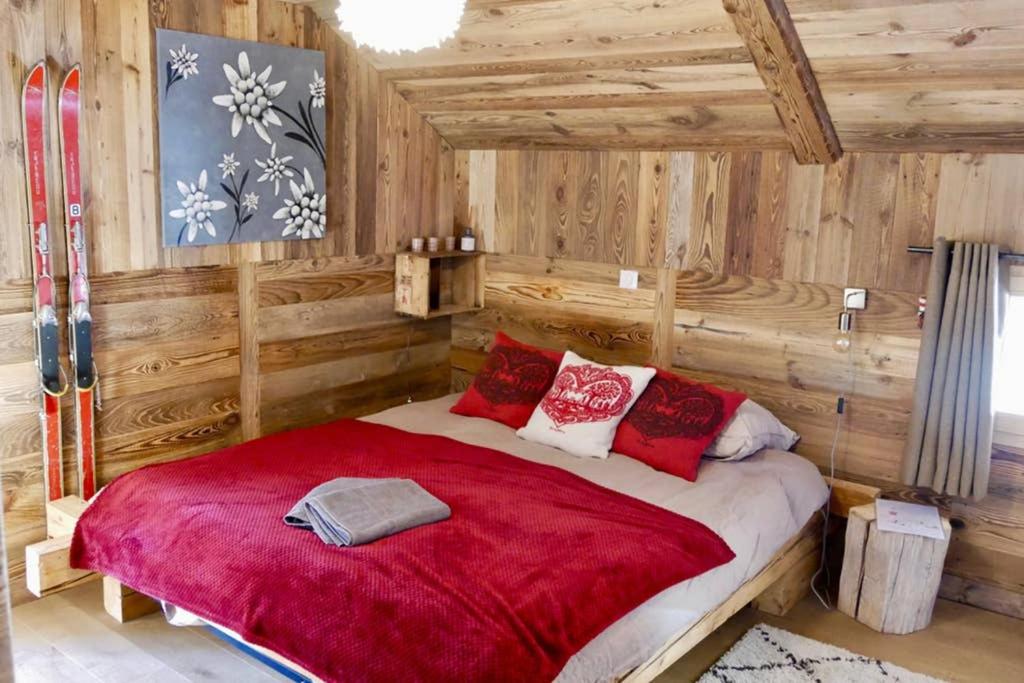 Cama ou camas em um quarto em chalet coup de coeur+véhicule 4*4 ; 9 places à dispo