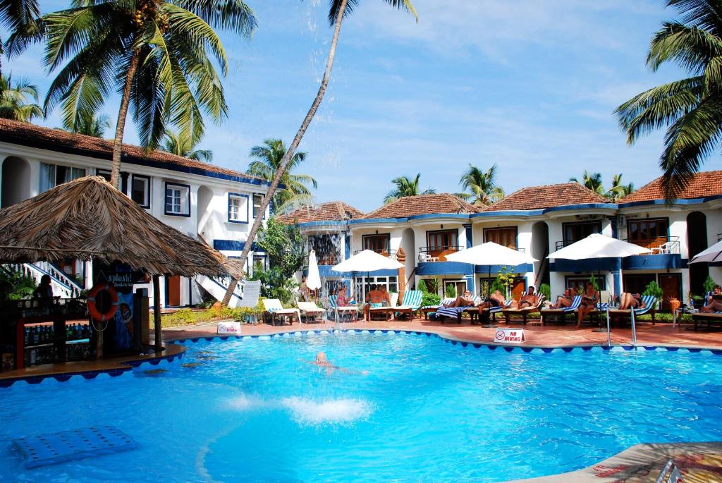 Swimming pool sa o malapit sa Santana Beach Resort