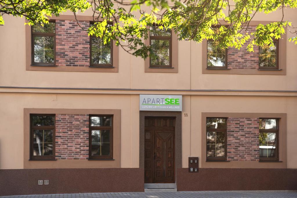 La fachada o entrada de Apartsee Wellness Plzeň