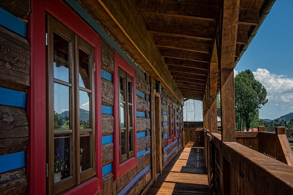 Pemandangan umum gunung atau pemandangan gunung yang diambil dari guest house