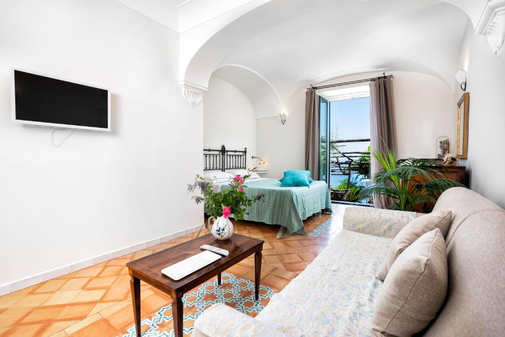 TV/trung tâm giải trí tại B&B Ercole di Amalfi