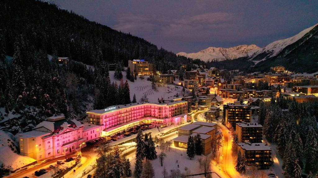 Splošen pogled na gorovje oz. razgled na gore, ki ga ponuja hotel