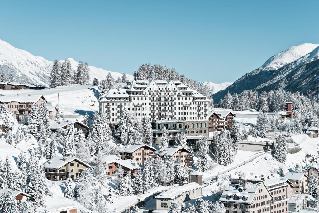 Carlton Hotel St Moritz - The Leading Hotels of the World saat musim dingin