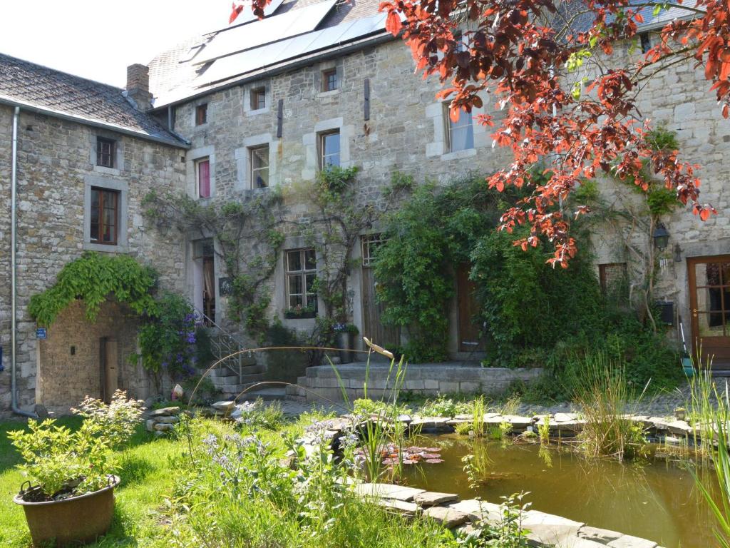 Enchanting Cottage with Terrace Garden tesisinin dışında bir bahçe