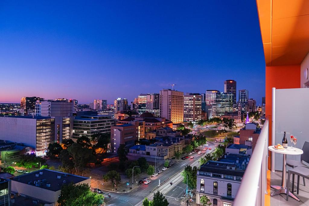 General view ng Adelaide o city view na kinunan mula sa hotel