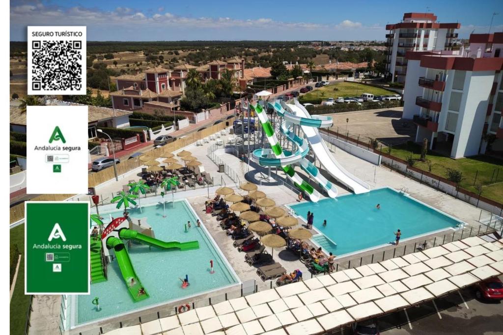 The swimming pool at or close to Ohtels Carabela