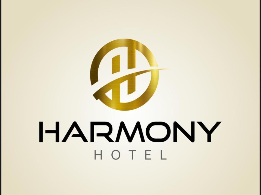 Sertifikat, penghargaan, tanda, atau dokumen yang dipajang di Harmony Hotel