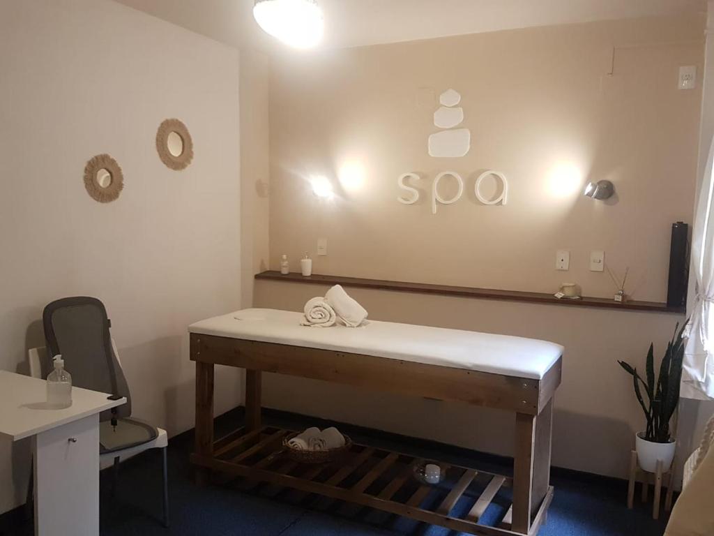 Lova arba lovos apgyvendinimo įstaigoje Hostel & Spa Mediterránea