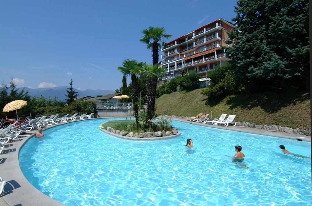 The swimming pool at or close to Hotel Colibrì