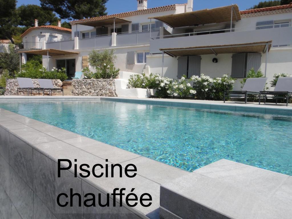 Kolam renang di atau dekat dengan Home Cassis - Maison Mediterranée - Piscine chauffée