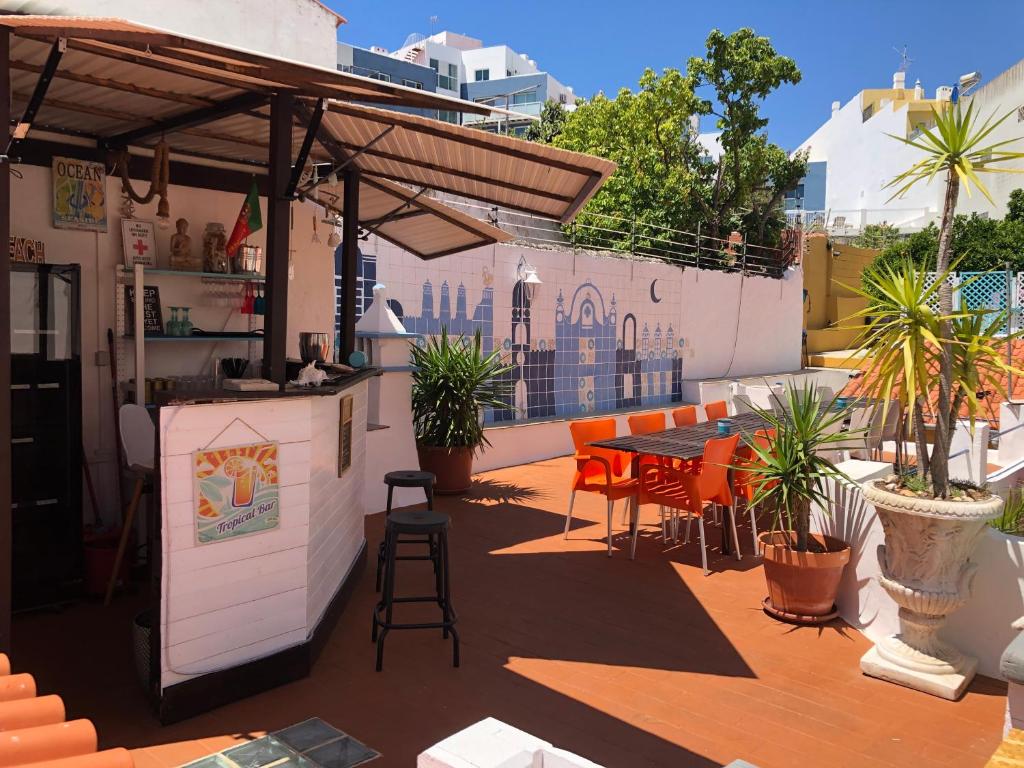 Фотография из галереи Orange Terrace Hostel в Албуфейре