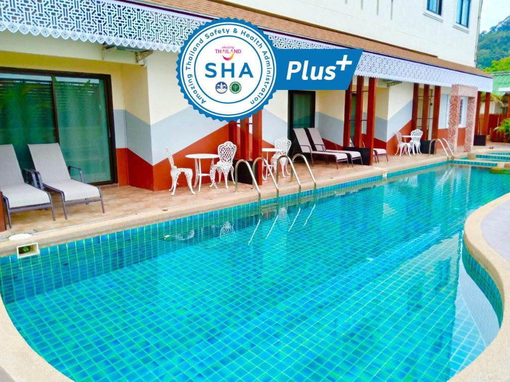 Sundlaugin á Mei Zhou Phuket Hotel - SHA Plus eða í nágrenninu