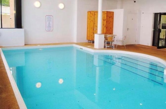 Baseinas apgyvendinimo įstaigoje Apartment with Swimming Pool arba netoliese