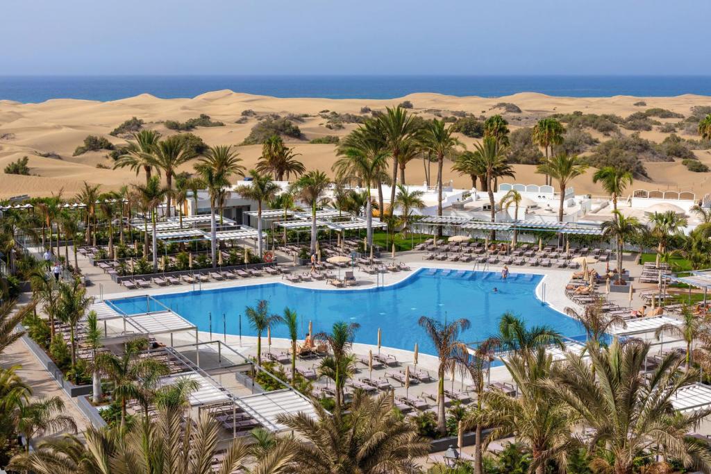 The swimming pool at or close to Hotel Riu Palace Maspalomas - Adults Only