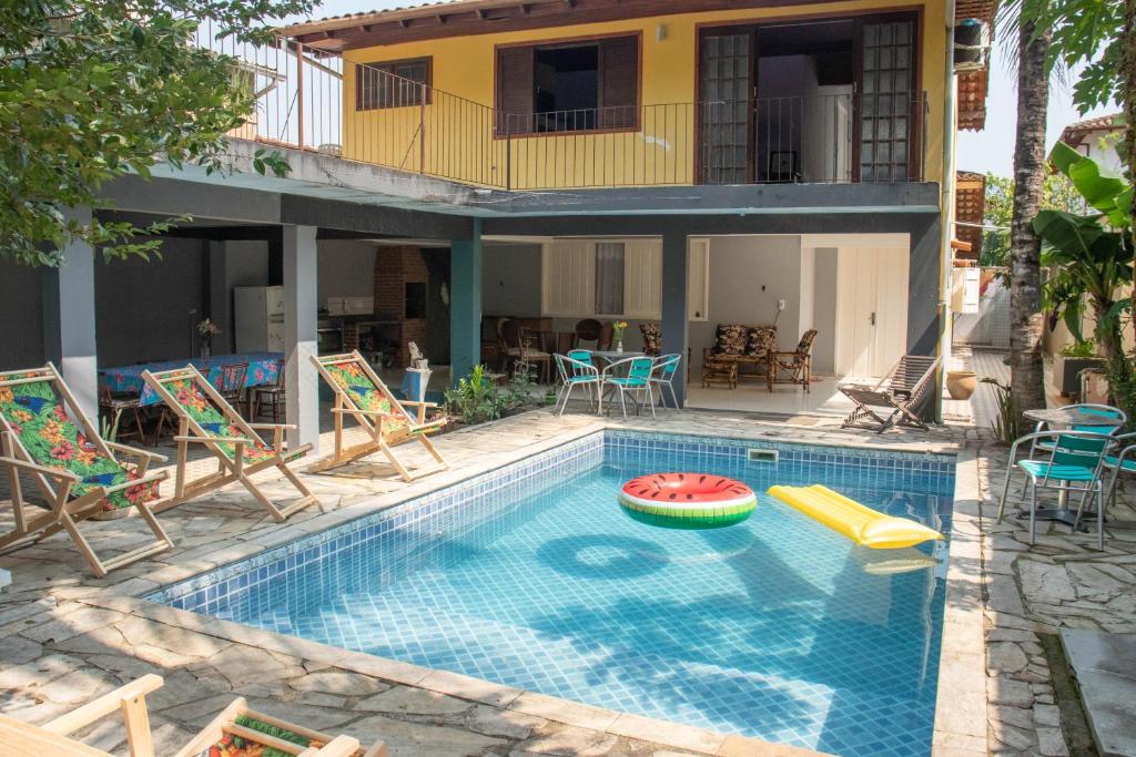 Bazén v ubytování Hostel Morada do sol Paraty nebo v jeho okolí