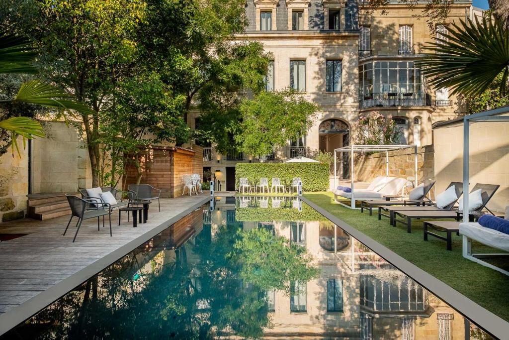 Kolam renang di atau di dekat Le Palais Gallien Hôtel & Spa