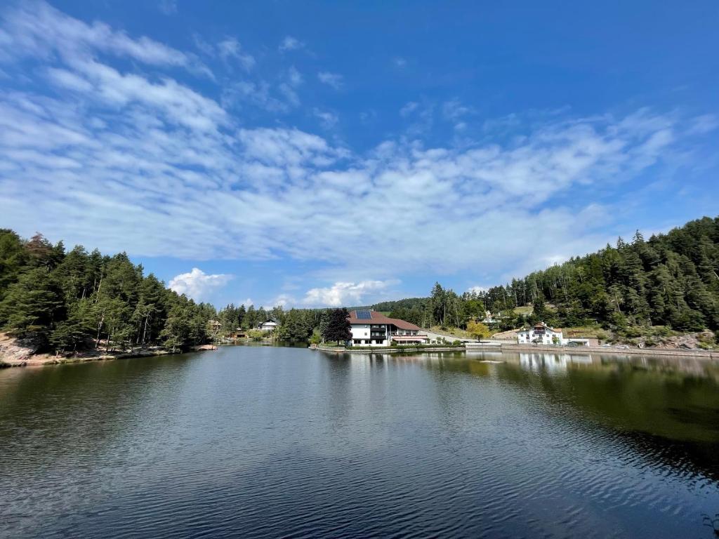 صورة لـ Hotel Am Wolfgrubenersee في سوبرابولسانو