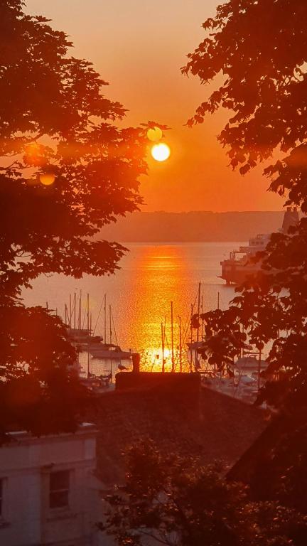 Gallery image of Central Falmouth Townhouse with Stunning Views and Garden in Falmouth