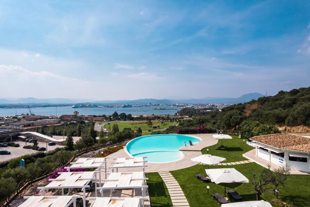 Swimmingpoolen hos eller tæt på Hotel dP Olbia - Sardinia