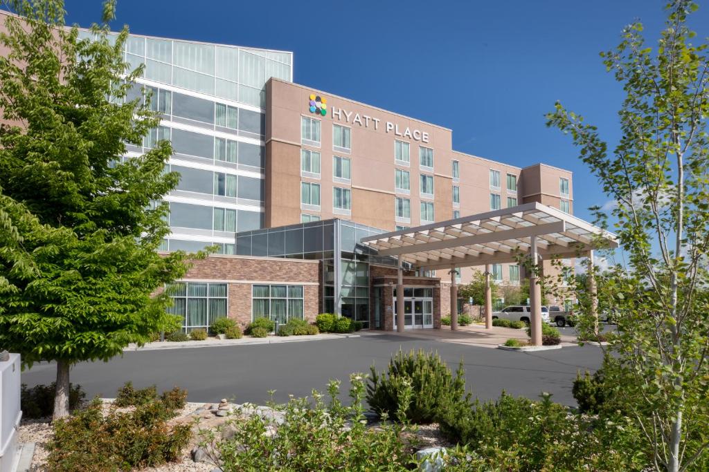 een afbeelding van het hoofdgebouw van de atlas van het hotel bij Hyatt Place Reno/Tahoe Airport in Reno