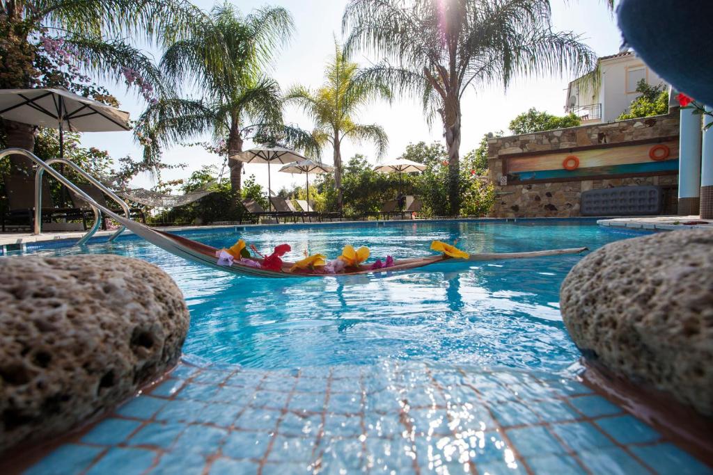 Swimming pool sa o malapit sa Filoxenia Sea View