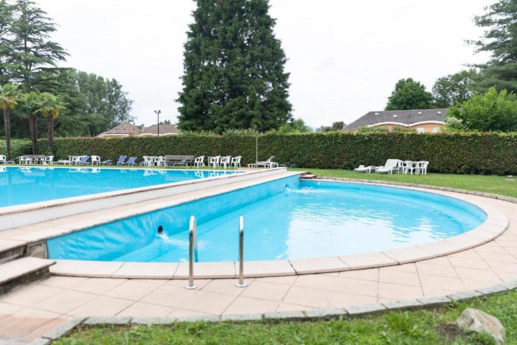 Kolam renang di atau dekat dengan Nice Lake view apartment