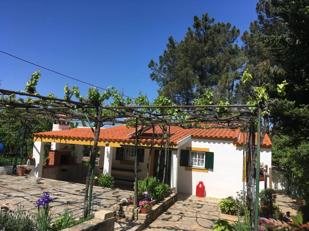 Afbeelding uit fotogalerij van Casas de campo em cerejal in Fundão