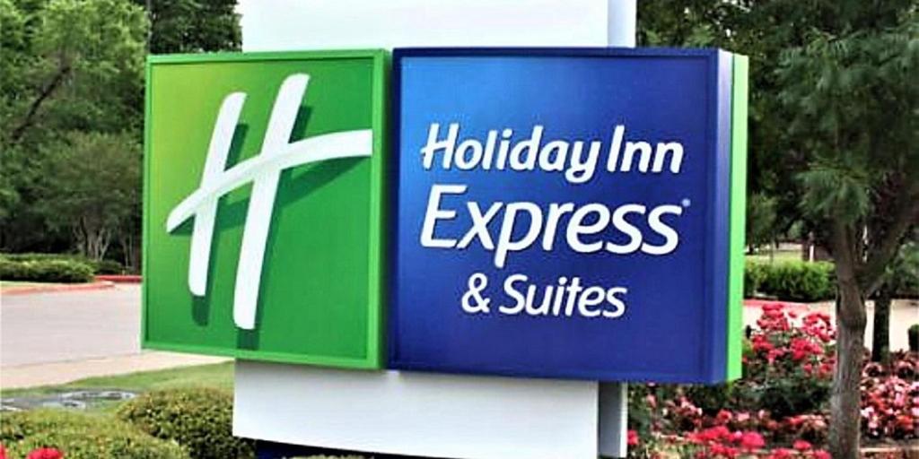 Certifikát, ocenenie alebo iný dokument vystavený v ubytovaní Holiday Inn Express & Suites - Detroit - Dearborn, an IHG Hotel