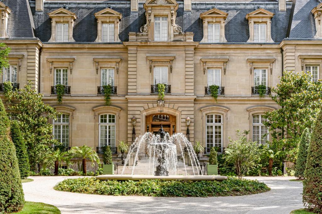 Un jardín fuera de Saint James Paris