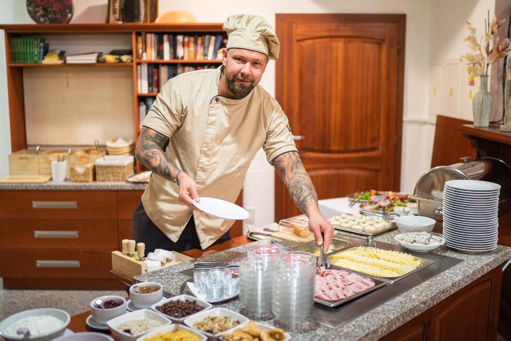 Mat på hotellet eller i nærheten