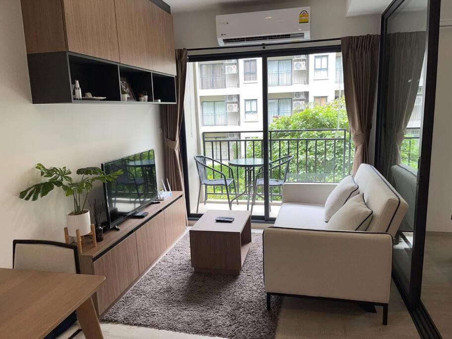 Posezení v ubytování คอนโดน่าอยู่และเงียบสงบใจกลางหัวหินติดทะเล300เมตร La Casita Condo