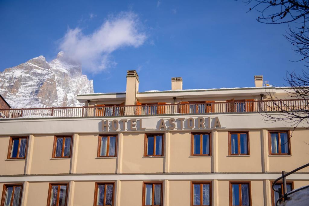 Splošen pogled na gorovje oz. razgled na gore, ki ga ponuja hotel