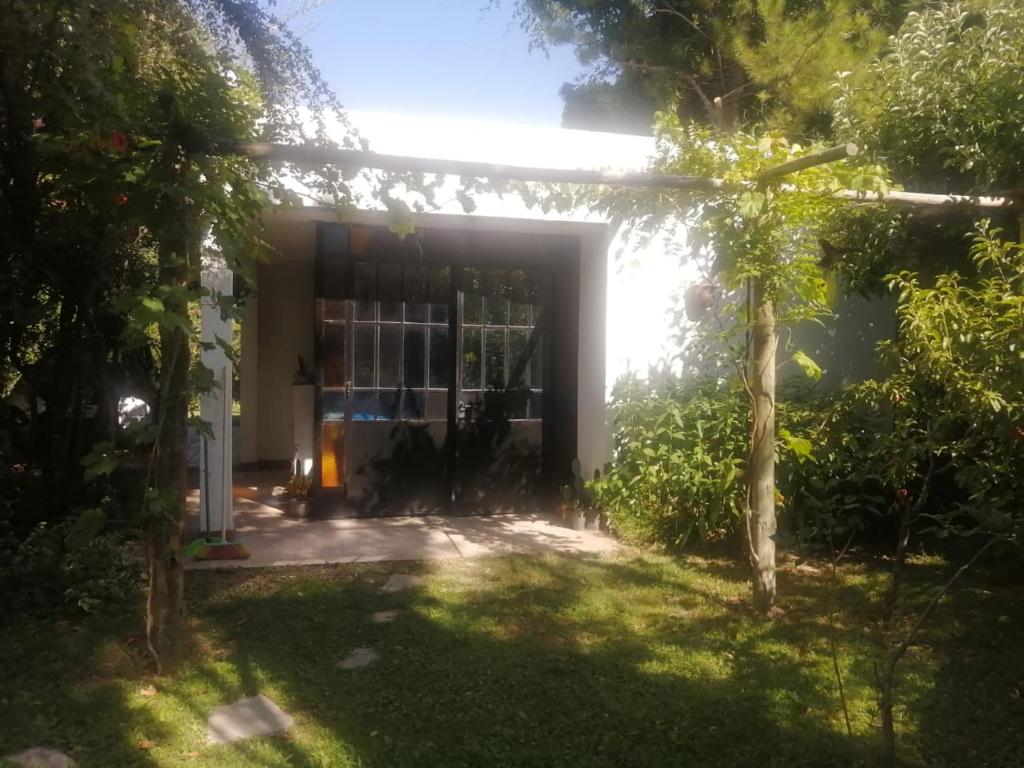 Κήπος έξω από το Casa en Luján de Cuyo con pileta