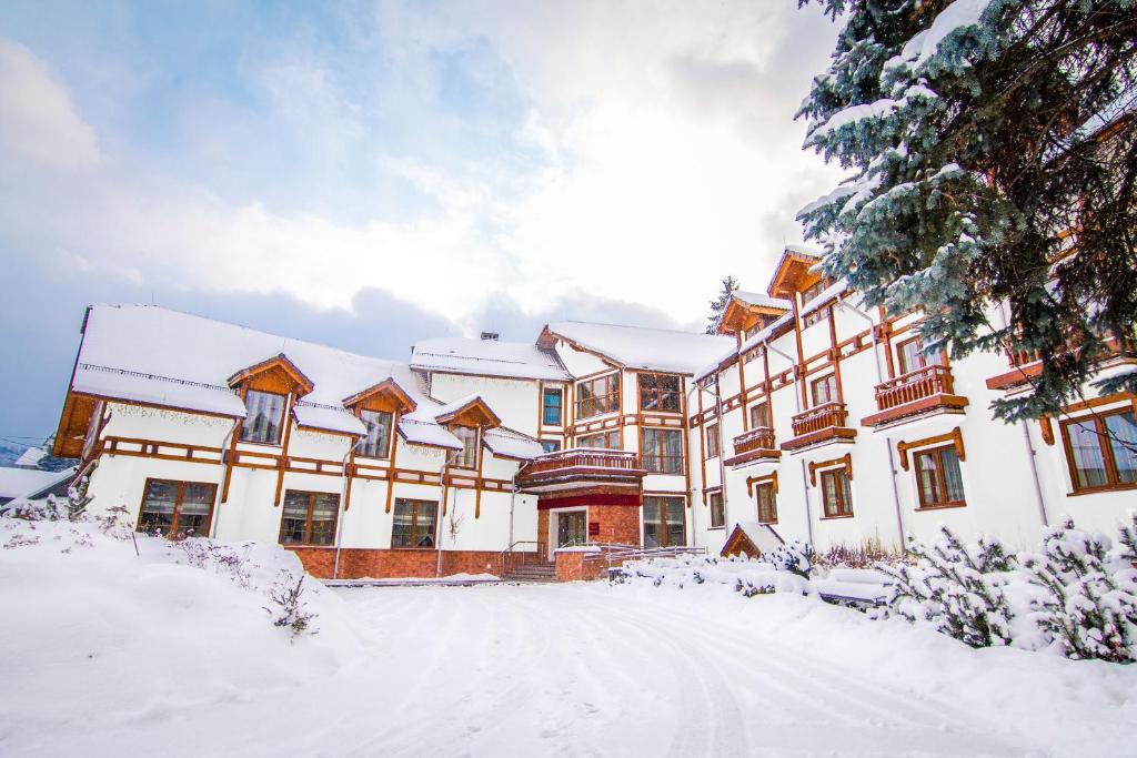 Hotel Wisła Premium during the winter