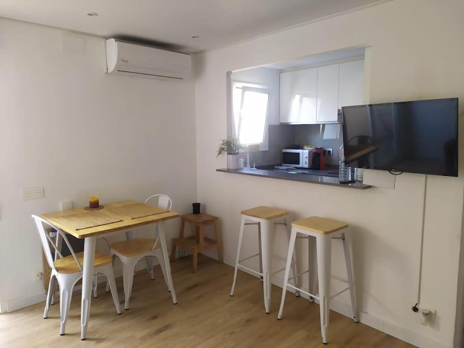 Nhà bếp/bếp nhỏ tại Feel Welcome Barcelona Smart flat