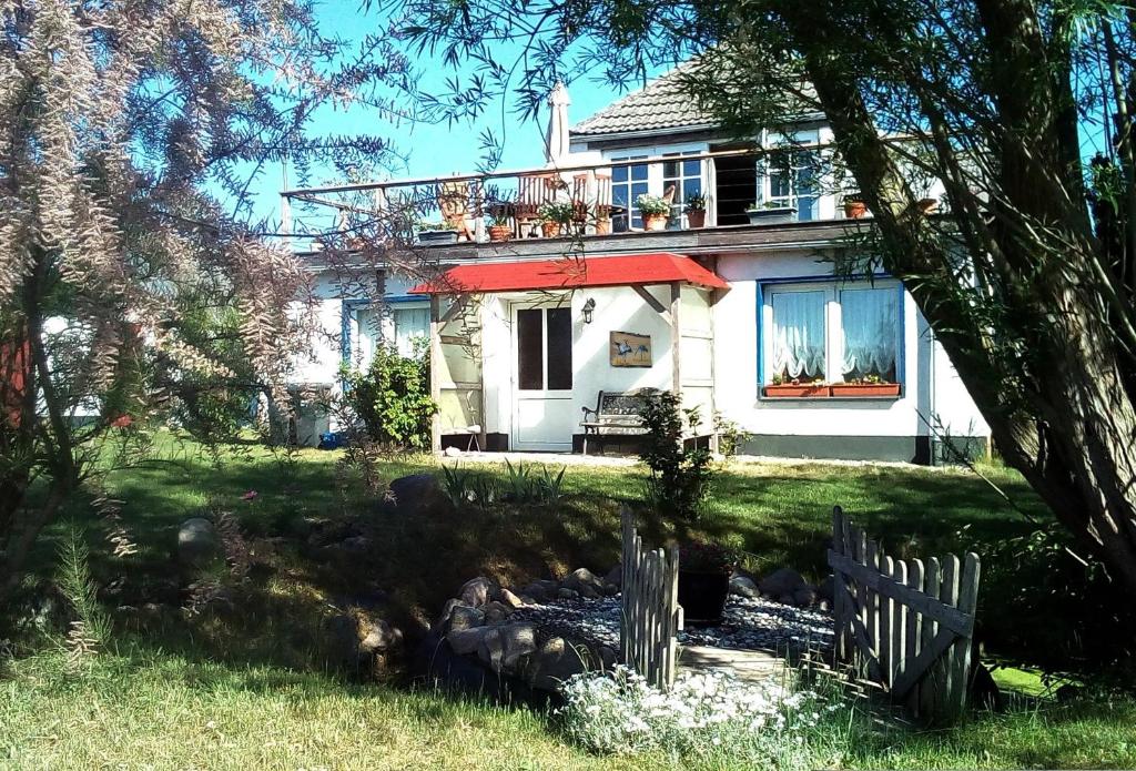 A garden outside Landhaus Kranichwiese