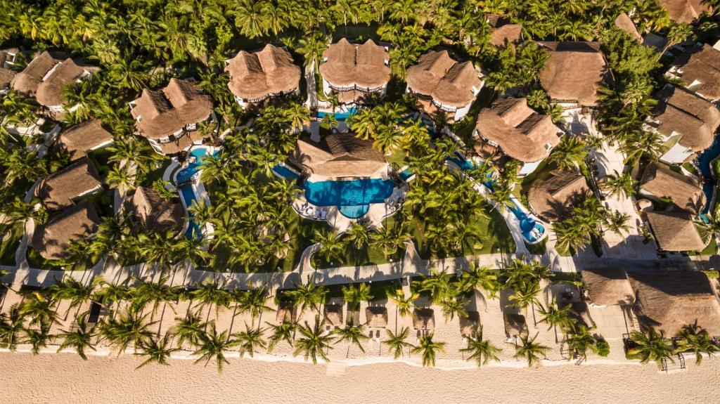 an overhead view of a resort on the beach at El Dorado Casitas Royale Catamarán, Cenote & More Inclusive in Puerto Morelos