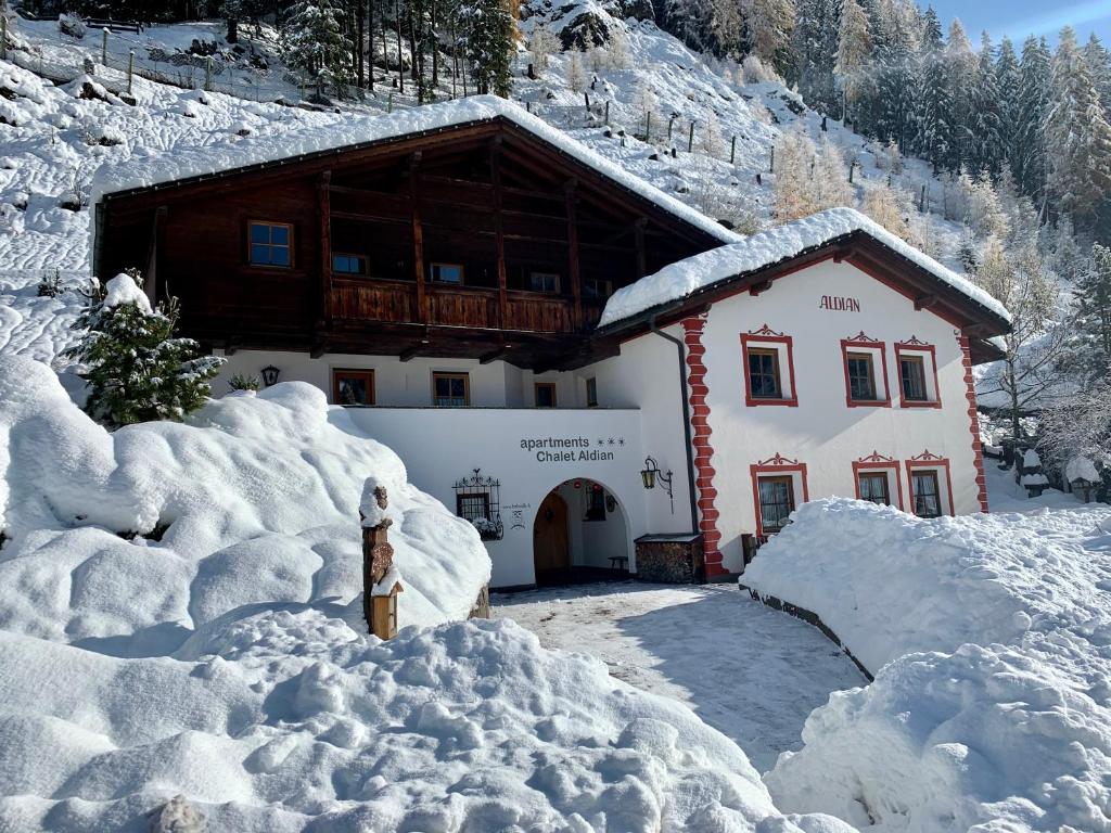 Chalet Aldian Dolomites בחורף