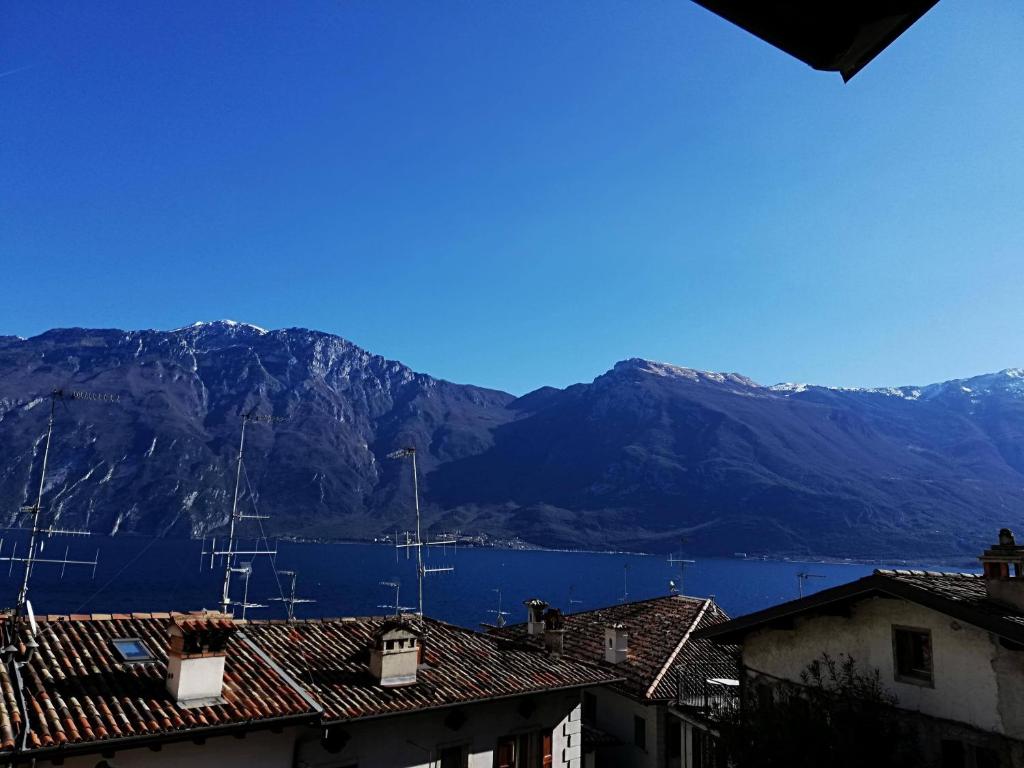 Foto dalla galleria di CASA MARIA lafinestrasulgarda a Limone sul Garda