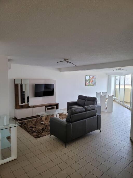 TV tai viihdekeskus majoituspaikassa Hello Guyane (7), Grand Appartement Prestigieux F3