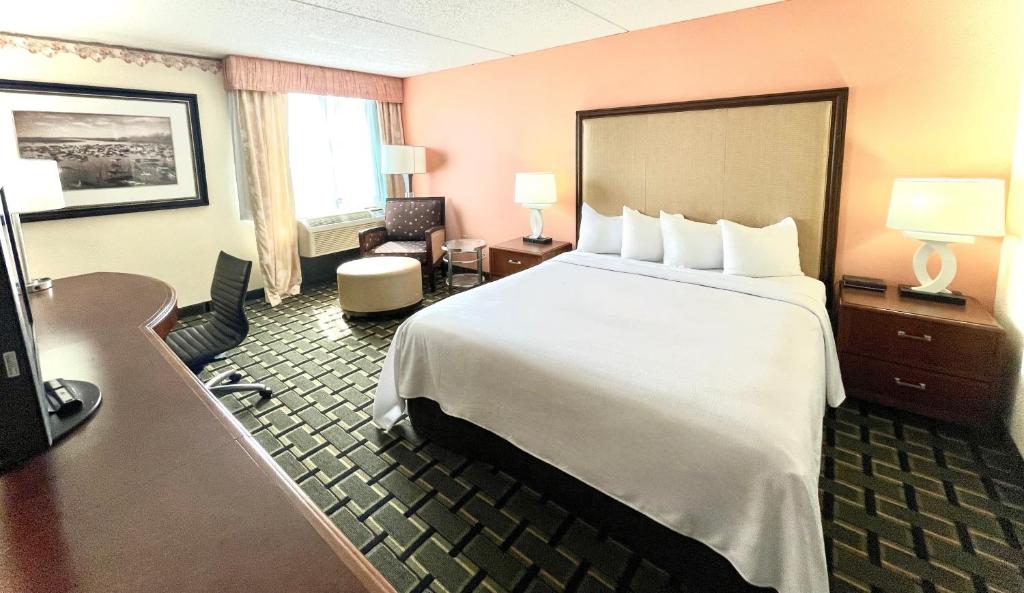 Легло или легла в стая в Fairbridge Hotel Cleveland East