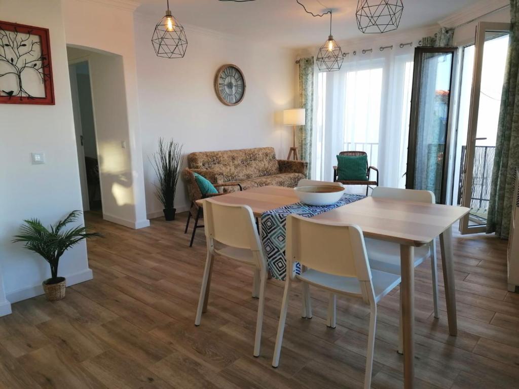 Svetainės erdvė apgyvendinimo įstaigoje Apartamento Vilamar