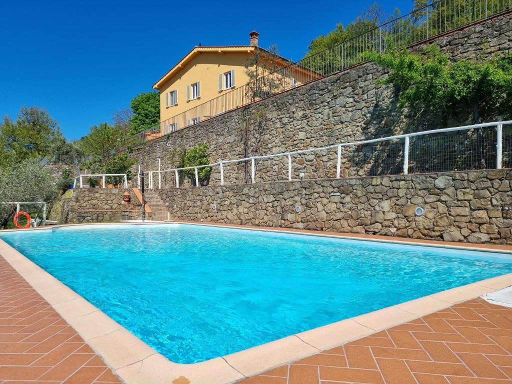 Swimmingpoolen hos eller tæt på Agriturismo La Corte