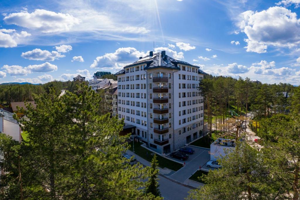 El edificio en el que está el hotel