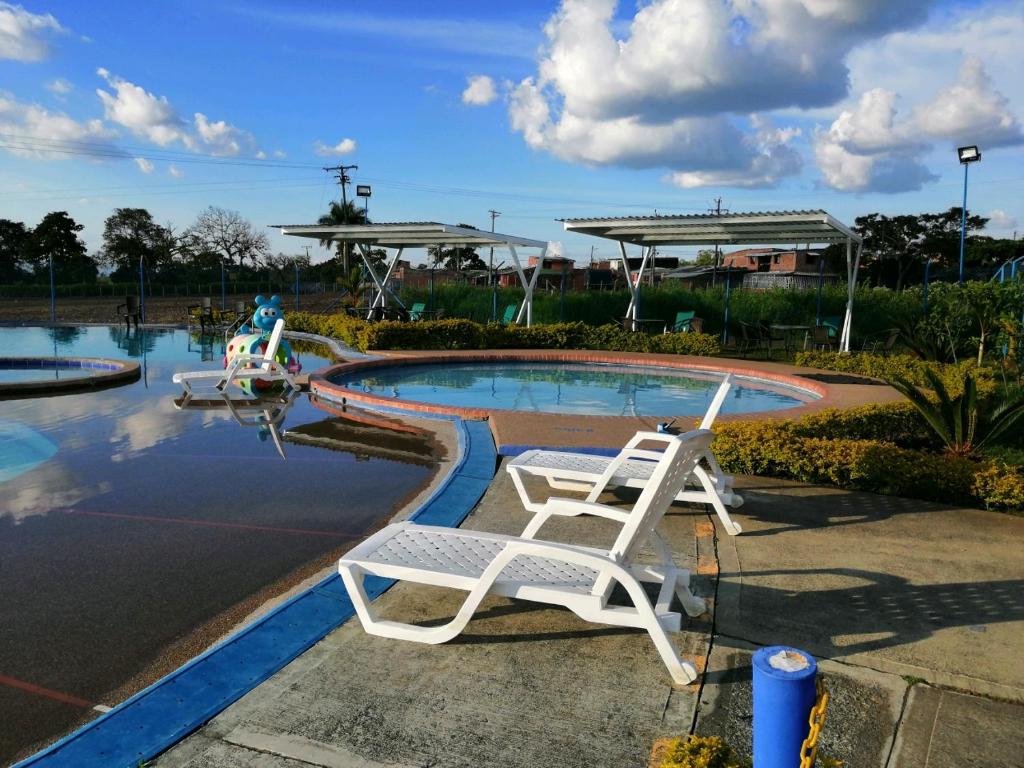 Piscina a Tu Apartamento en el Eje Cafetero o a prop