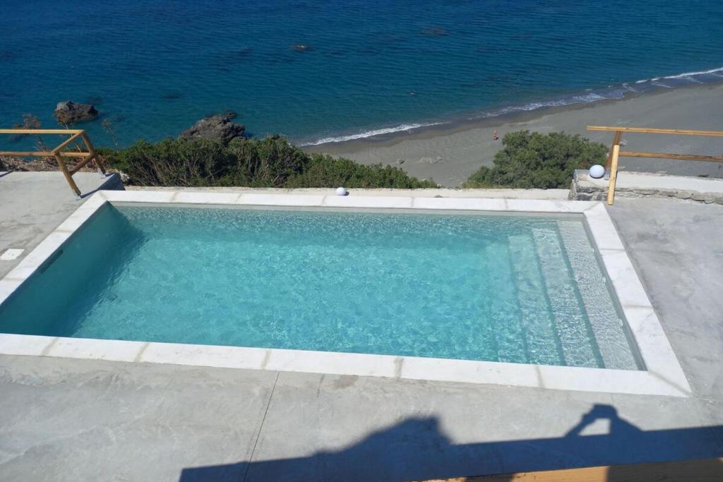 Poolen vid eller i närheten av Ocean Bliss Villa, By Hellocrete